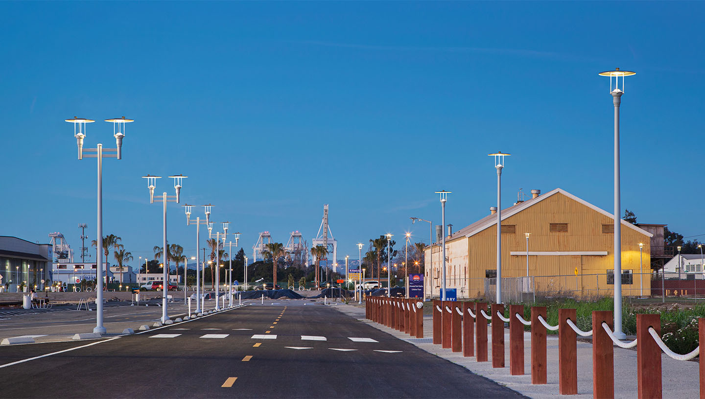 Eclipse luminaires light street and pathways